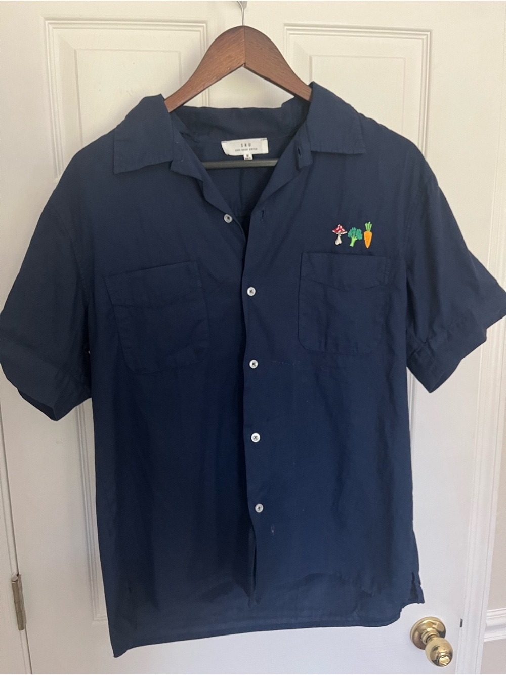 Casual Navy Short-Sleeve Button-Down Shirt with Embroidered Vegetables